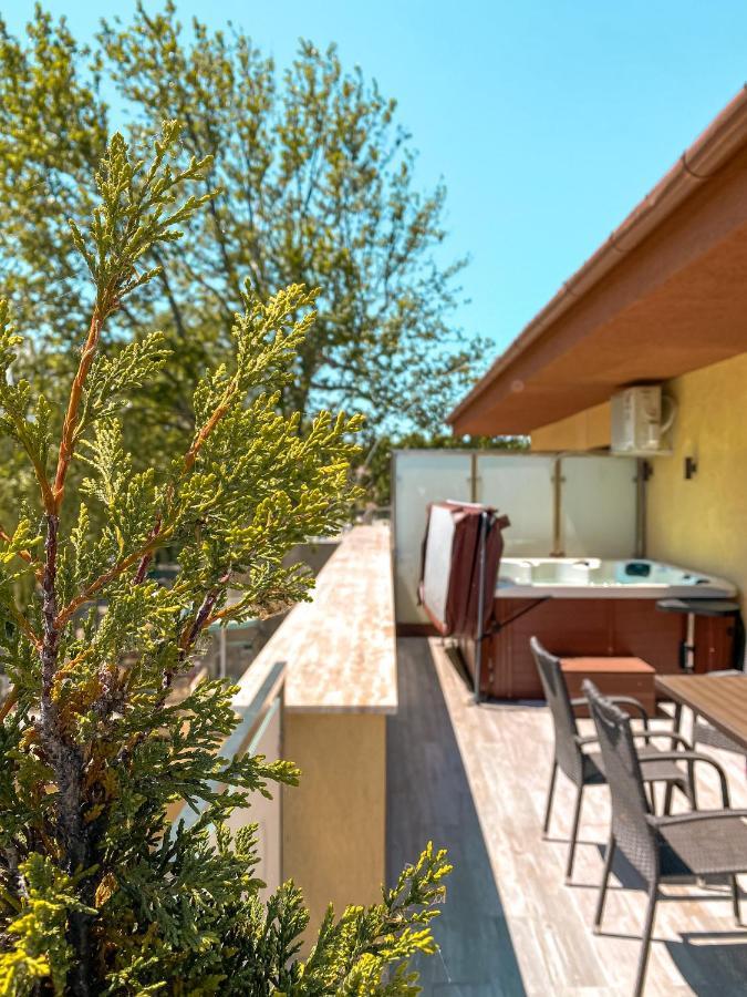 Casa Luxury Wellness Apartman By Bltn シオーフォク エクステリア 写真